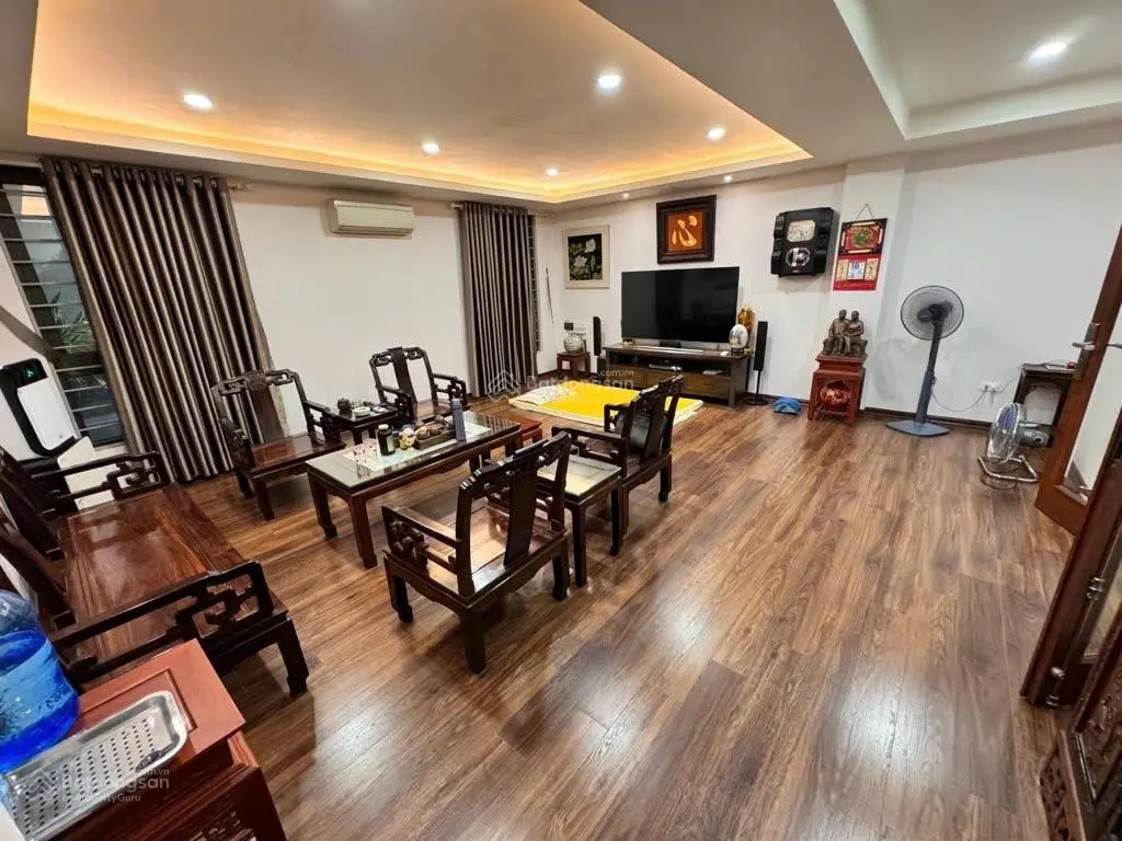 **CỰC HIẾM** Nhà phố Hào Nam -Ô TÔ -THANG MÁY -7 TẦNG-Dân xây kiên cố nội thất xịn-dòng tiền khủng