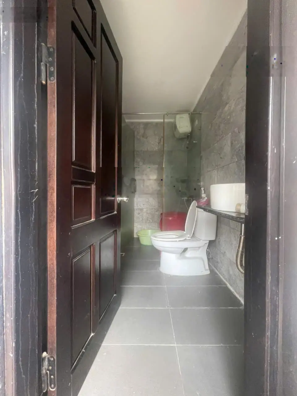 Nhà 3 tầng. 2 mặt tiền thoáng. Gần cầu Rồng