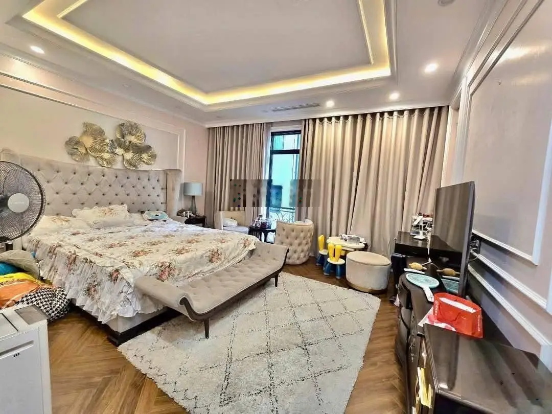 Á hậu Văn Cao, Ba Đình, GARA 2 Ô TÔ, phân lô, vỉa hè, sát phố lớn, 50m, 15.86 tỷ