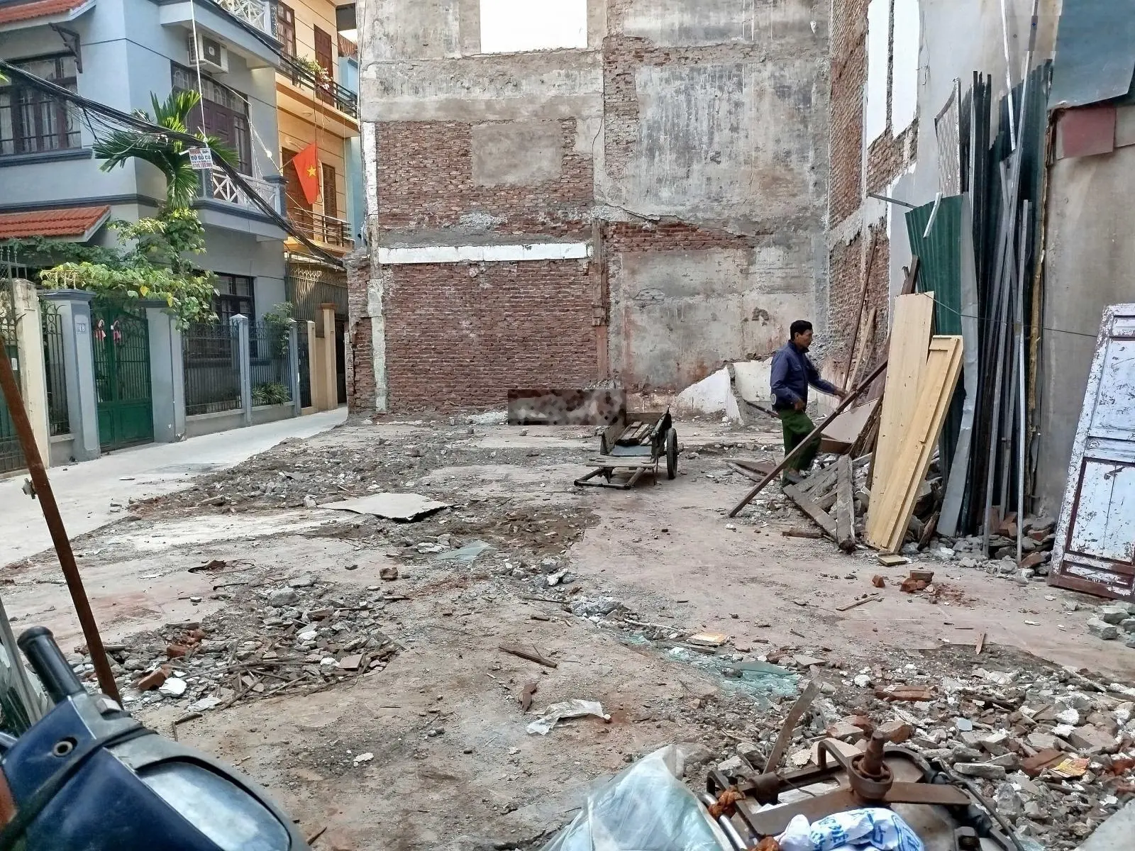 BÁN ĐẤT YÊN HOÀ - CẦU GIẤY - GẦN PHỐ - LÔ GÓC - 2 MẶT THOÁNG SÁNG - 102M - MẶT TIỀN 6M - 15 TỶ 5