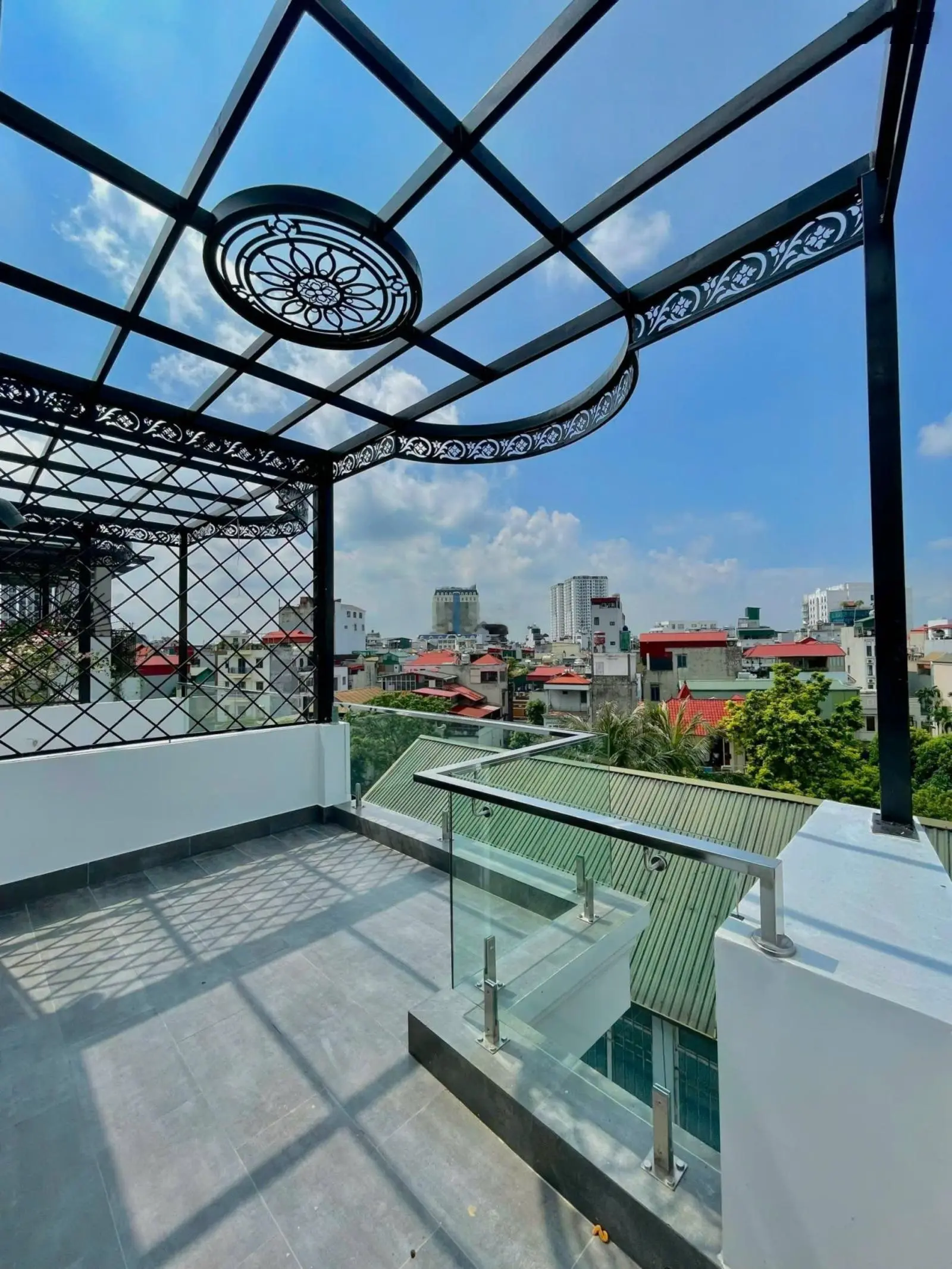 Ngõ 266 Nguyễn Văn Cừ - Lô góc - ô tô - thang máy - 52m2 x 6 tầng - MT 4.5m - giá 15 tỷ