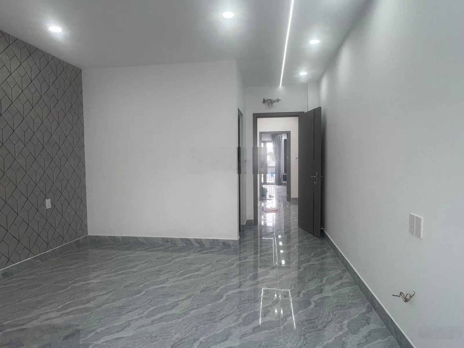 Bán nhà đẹp mặt tiền đường Trần Thị Hè Phường Hiệp Thành Quận 12