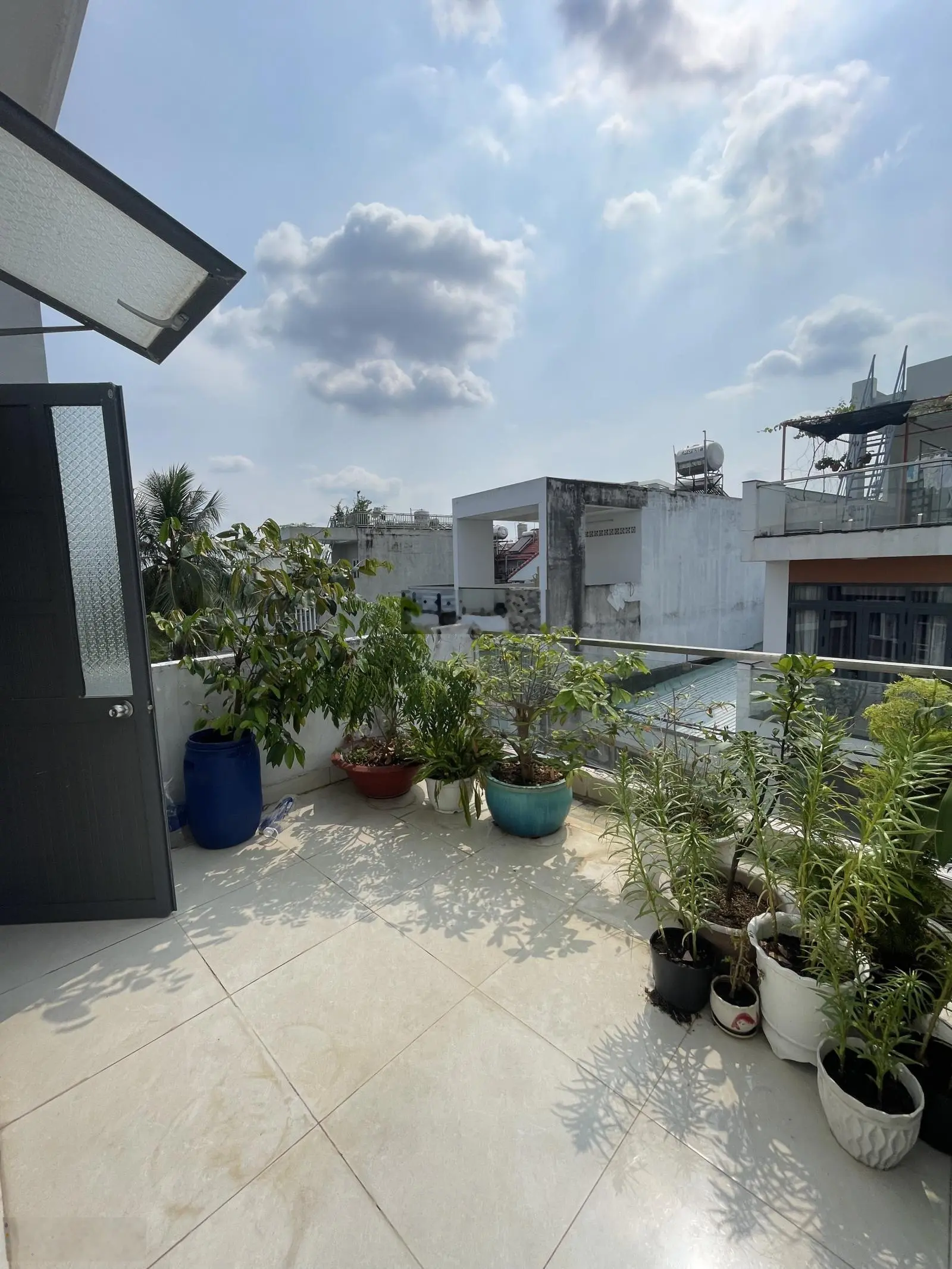 Bán nhà HXH đường Võ Văn Hát, Long Trường - 60m2 - 3 tầng - hoàn công đủ - 5.3 tỷ