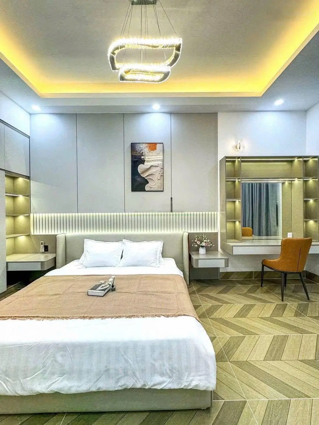 Nhà đẹp giá rẻ,hẻm xe hơi tọa lạc ngay đường Khổng Tử,Hiệp Phú,quận 9.Giá chỉ 4 tỷ 290 tr quá rẻ.