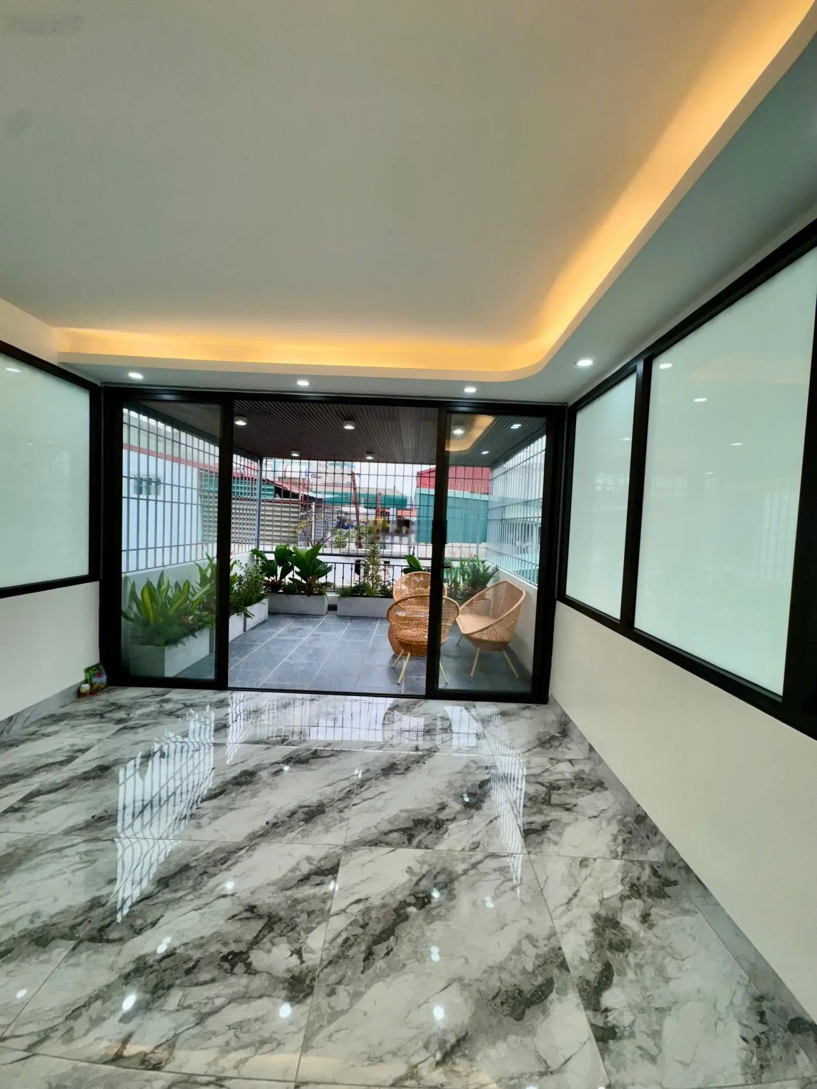 Bán nhà ngọc lâm | 5 tầng - thang máy - 60m - 12tỷ - ngõ nông 3 bước ô tô