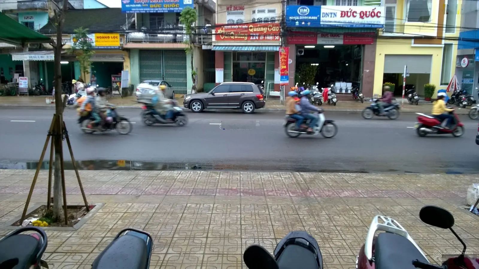 Nhà mặt tiền Phan Châu Trinh khu ngân hàng.