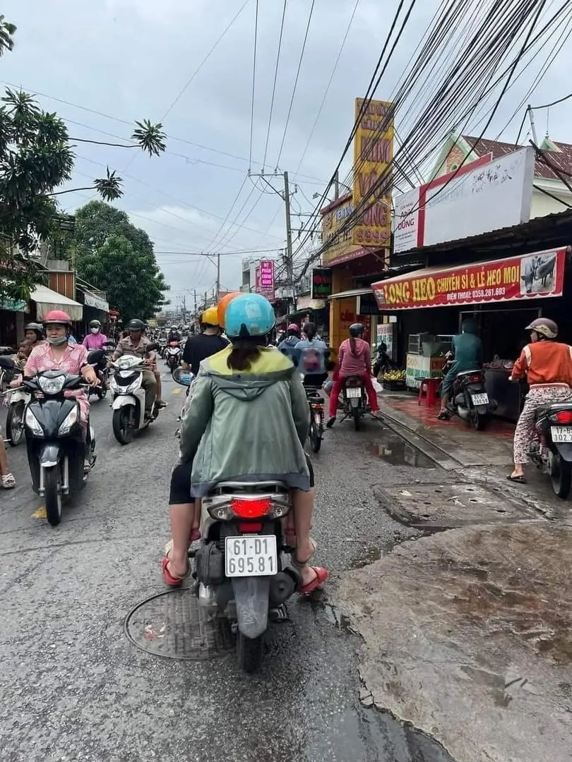 Cần bán mặt tiền kinh doanh giá rẻ nằm chợ Đoàn Thị Kia thành phố Dĩ An