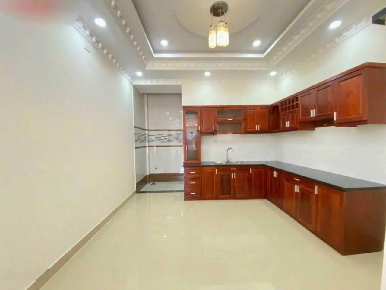 Giảm 1tỷ cần bán nhanh Nhà Phố 3 lầu (SHR ô tô 7 chỗ vào nhà) trục Quốc Lộ 13 - Ngã 4 Bình Triệu