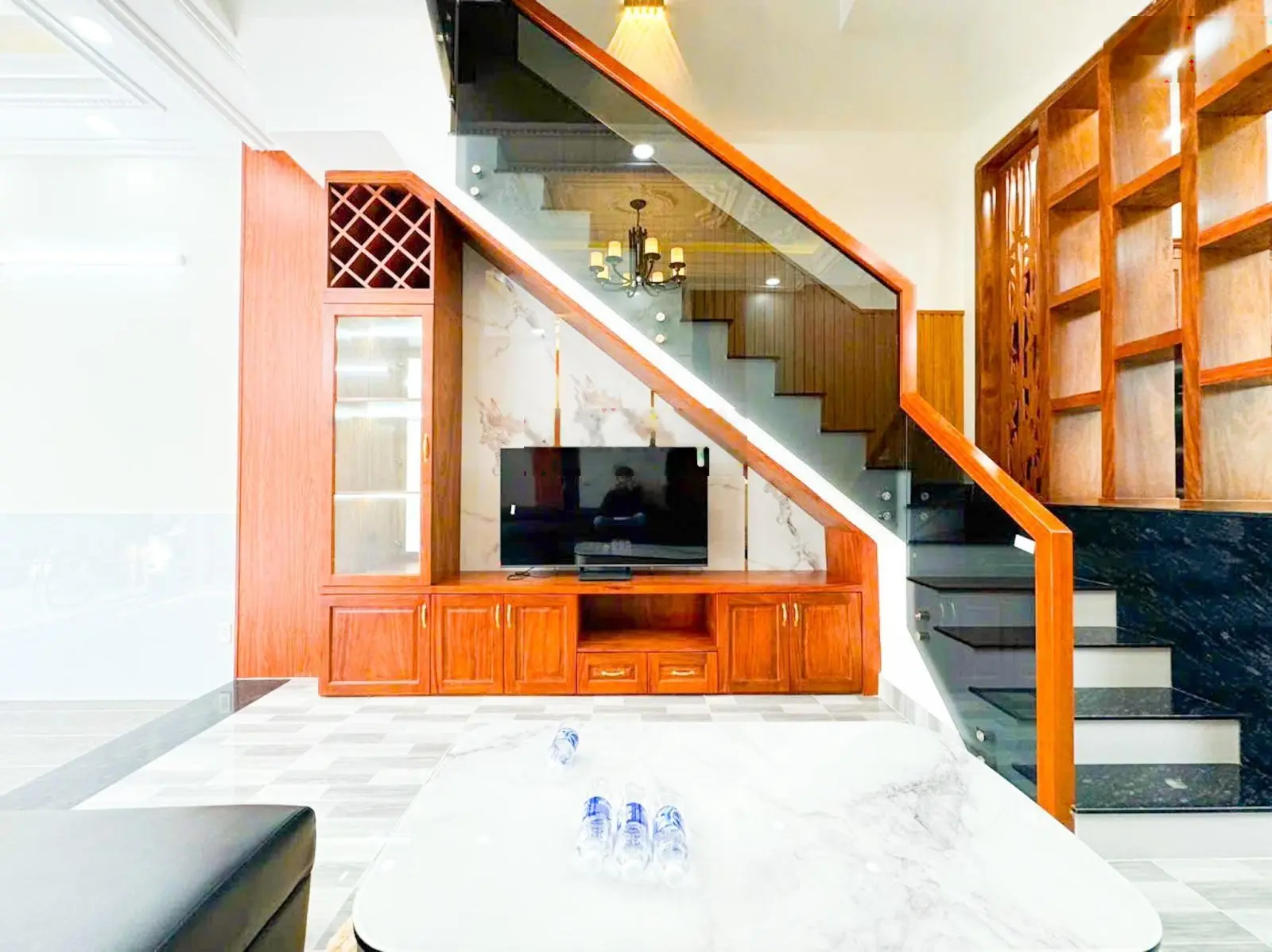 Bán nhà sổ riêng 50m 4 tầng full nội thất đường xe hơi thông Đào Tông Nguyên TT Nhà Bè