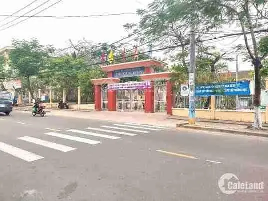 Bán nhà Hà Huy Tập. Hợp lý nhất bây giờ.4 tầng, 8 phòng ngủ.Dt gần 100m. Chỉ 11,8 tỷ
