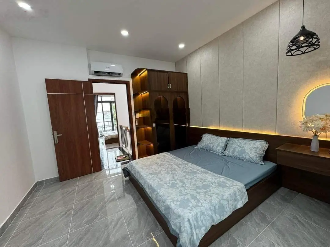Bán căn nhà mới xây ở MT đường Nguyễn Sơn, Tân Phú. 1 trệt 1 lầu, Giá 2 tỷ 815, tặng nội thất. SHR