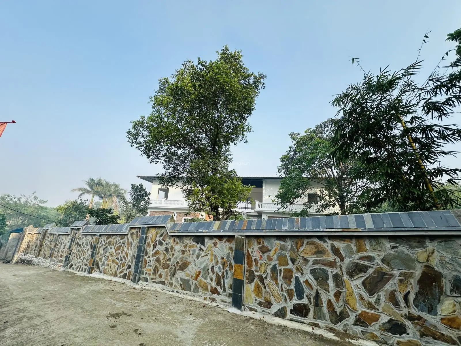 Biệt phủ xây dựng kiến trúc cổ điển pha lân hiện đại