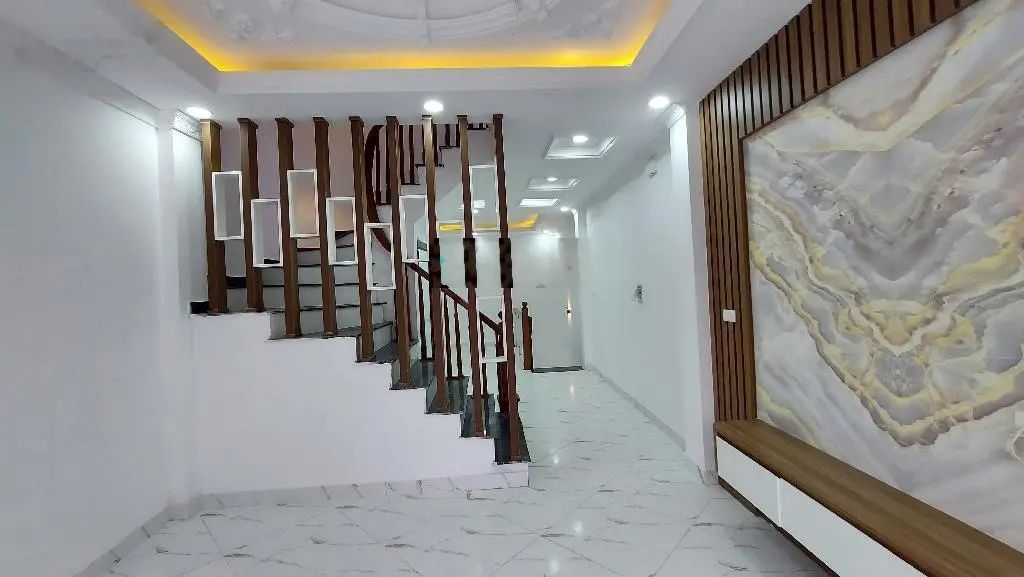 Bán nhà 5 tầng 41m lạc thị, ngọc hồi. Mặt tiền 3,8m oto 7 chỗ ngủ trong nhà. Đường trước nhà 6m