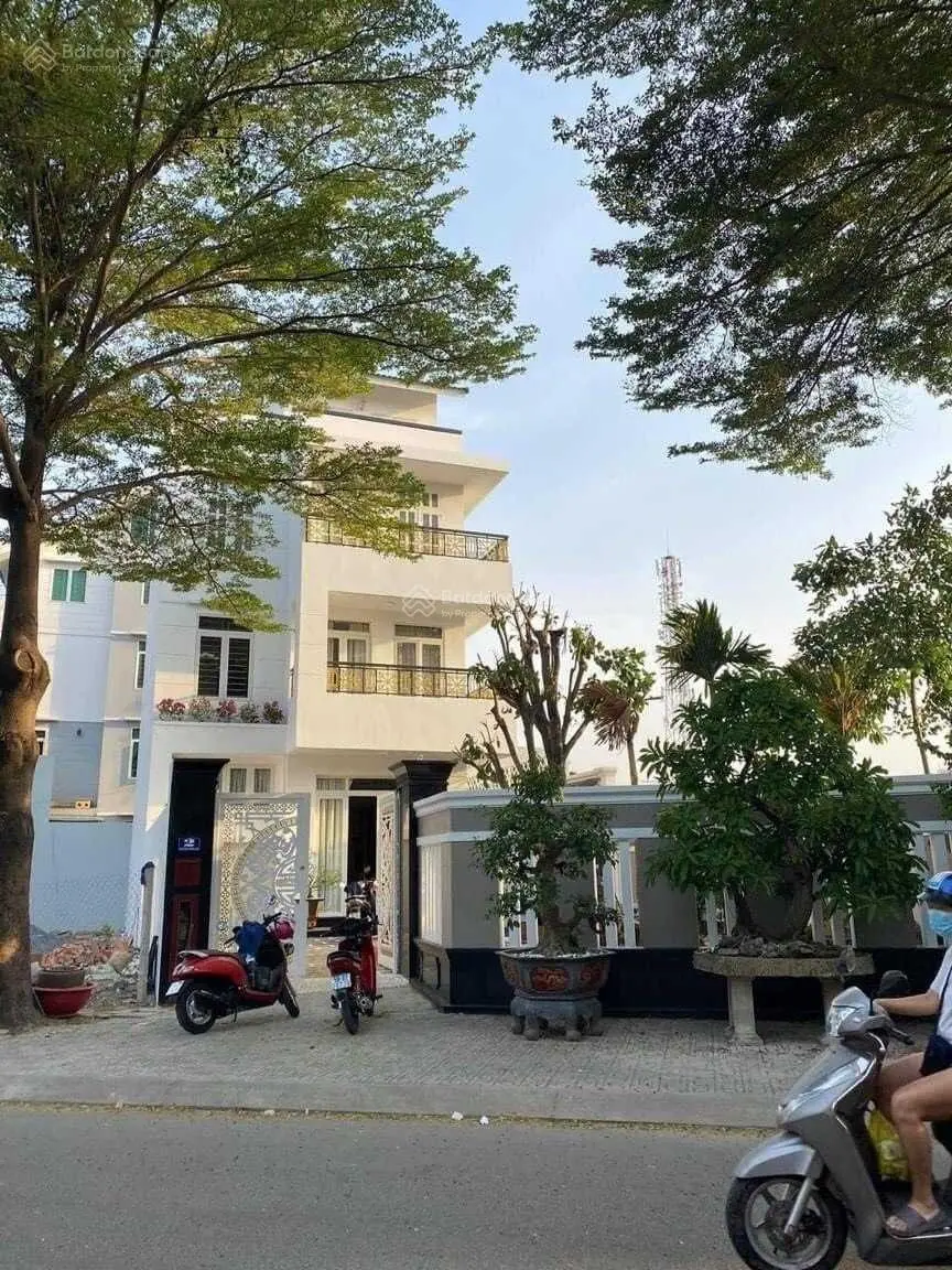 Bán biệt thự KDC Gia Hòa, Phước Long B, TP Thủ Đức. DT: 250m2, giá chỉ 21 tỷ 252