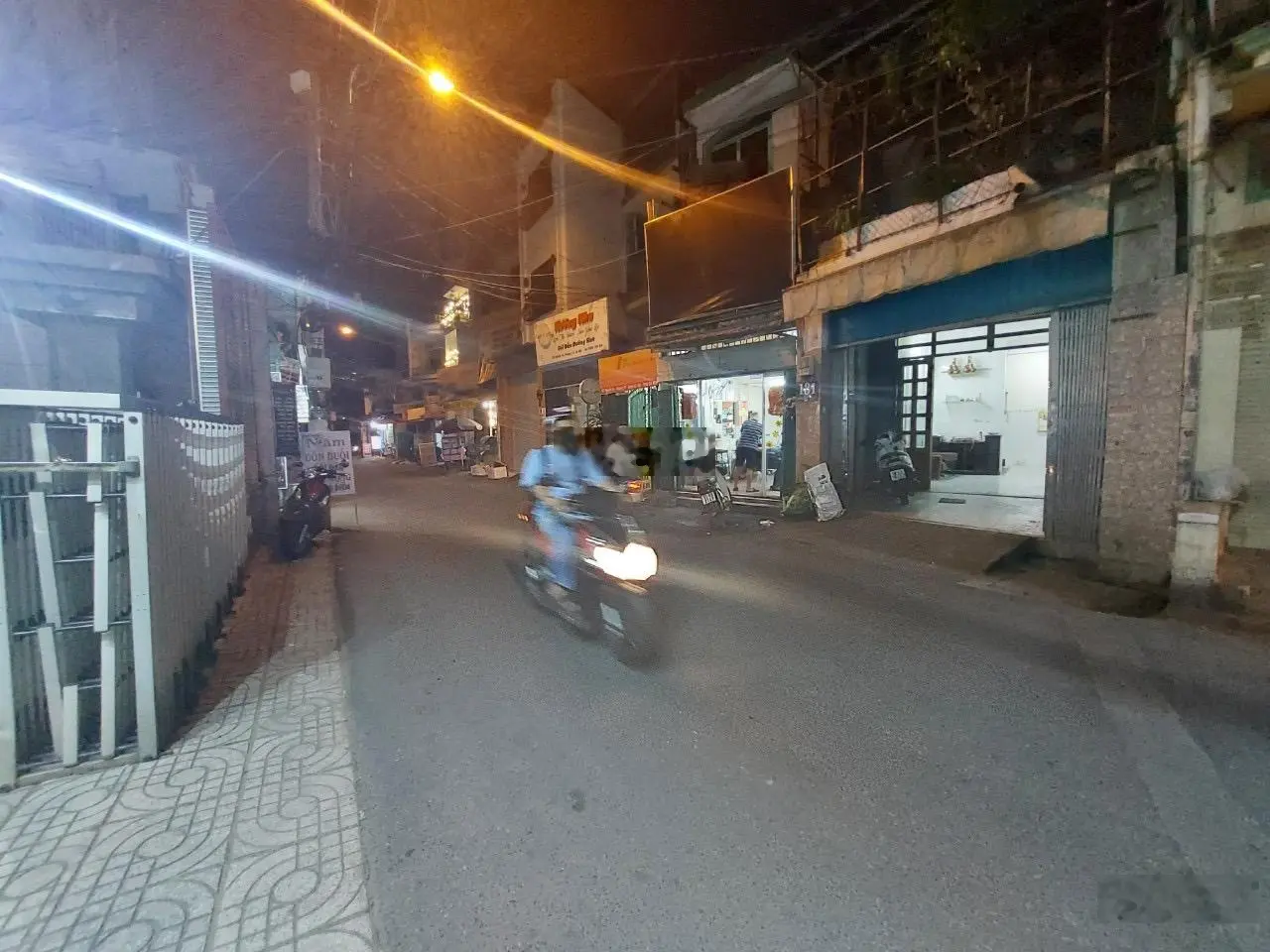 Bán nhà mặt tiền khu sung túc vị trí đẹp giá siêu tốt kd buôn bán ... 8.x tỷ tl mạnh