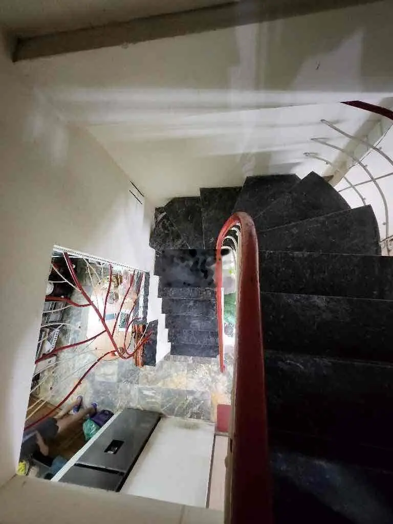 Phố hoàng văn thái 51m2 - 30m ô tô đỗ tránh - sổ đỏ sẵn giao dịch