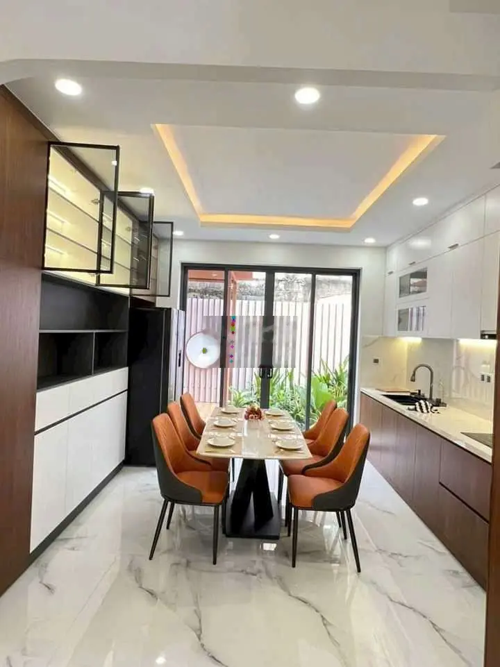 Đối diện Gigamall, nhà mới cứng, 4 tầng, chỉ nhỉnh 6 tỷ