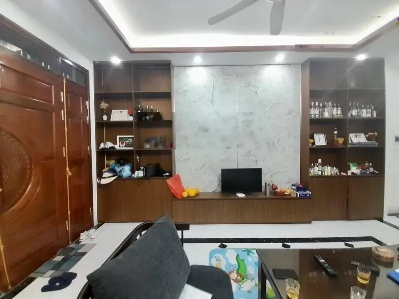 Bán nhà 3 tầng phố Nguyễn Chính, Thịnh Liệt, đường rộng, sổ đỏ 53 m2, 5,7 tỷ