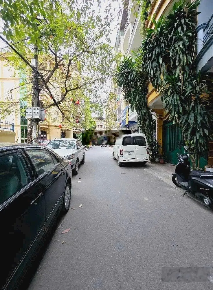 Bán nhà phố giang văn minh - gần phố - cách 10 m ô tô tránh -6 ngủ nhà dân xây tâm huyết, ngõ thông