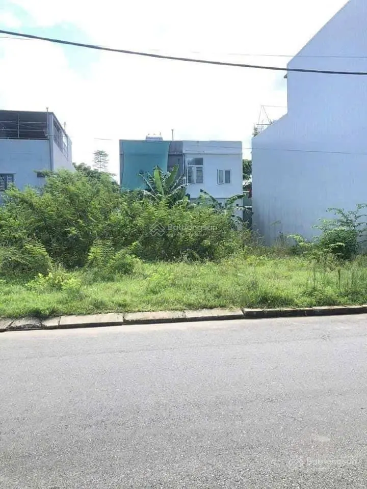 Kẹt tiền bán gấp lô đất 230m2 tại Hùng Vương - đường ra cảng Phước An, có sổ hồng riêng