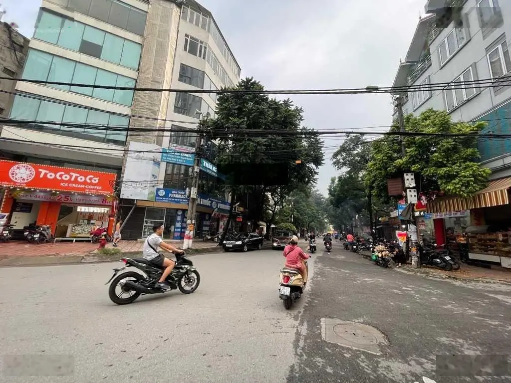 Mặt Đường Hoàng Mai,thẳng Hồ Đền Lừ