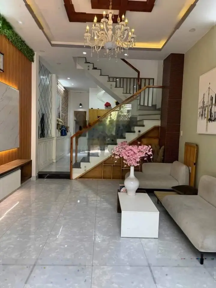 Bán căn nhà Hoà Hảo, Phường 4, Quận 10 diện tích 42,8m2 giá 3ty850 sổ sẵn