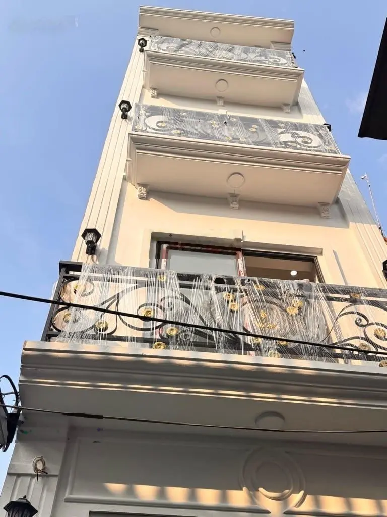 Bán nhà CẦU DIỄN - DÂN XÂY 45M2 - GIÁ 4 TỶ 68 - 45m2 x mt 4m . 4 tỷ 68 ngõ nông rộng
