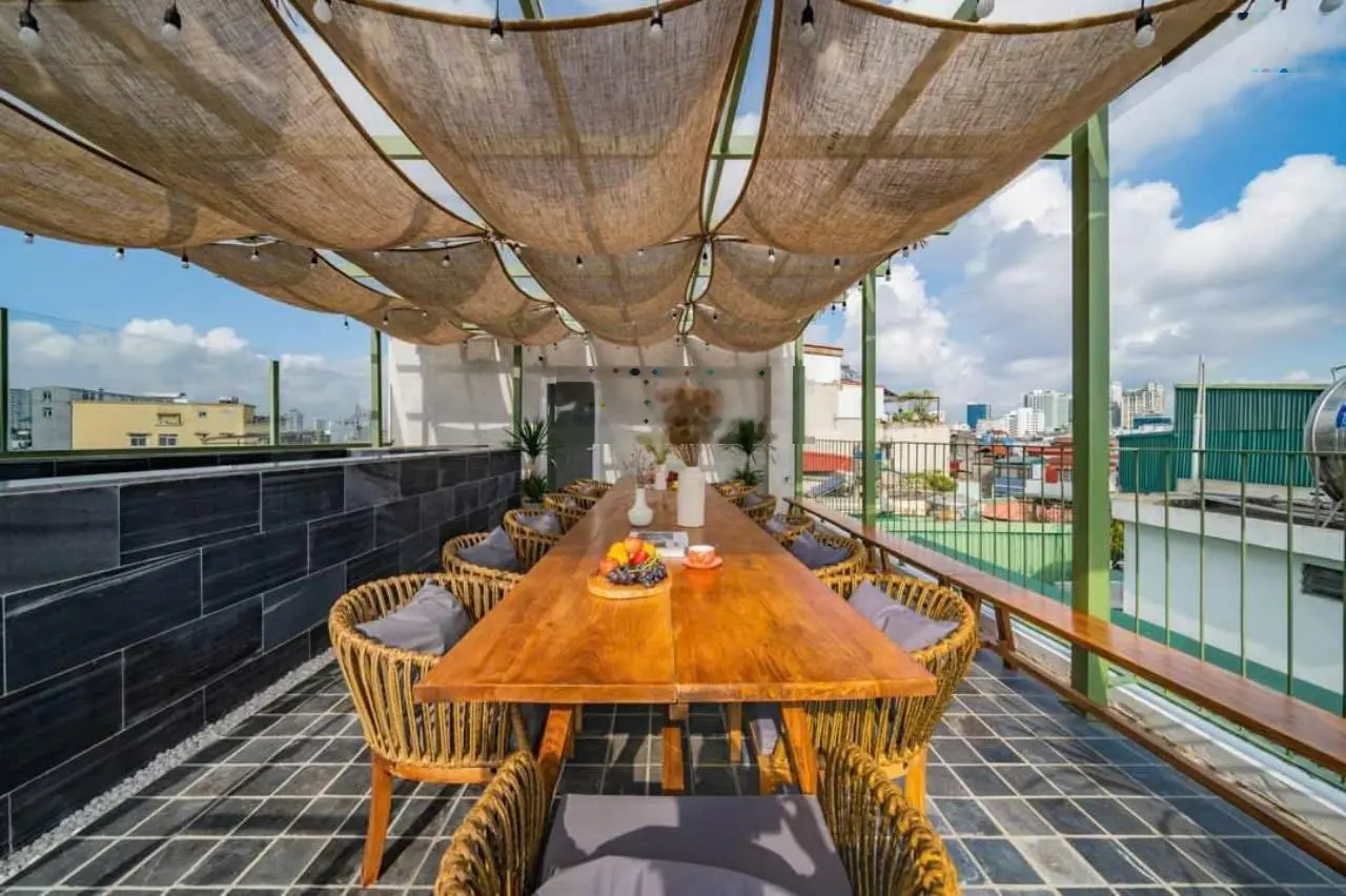 Homestay 7 tầng thang máy - có bể bơi - khu phân lô - 10 căn hộ studio full nội thất - GPXD, PCCC