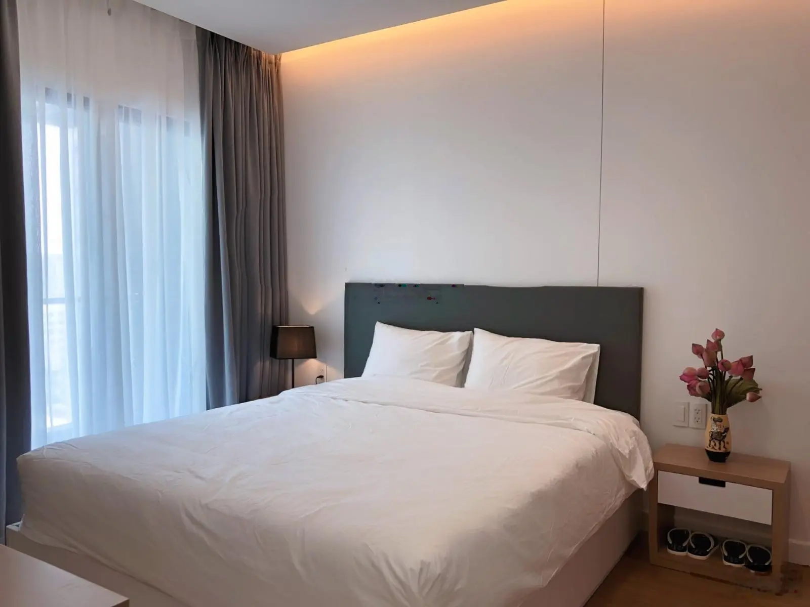 Bán giảm sâu thêm 150tr full nội thất view hồ bơi Republic Holiday Inn giá 2,239 tỷ. LH 0931 633 ***