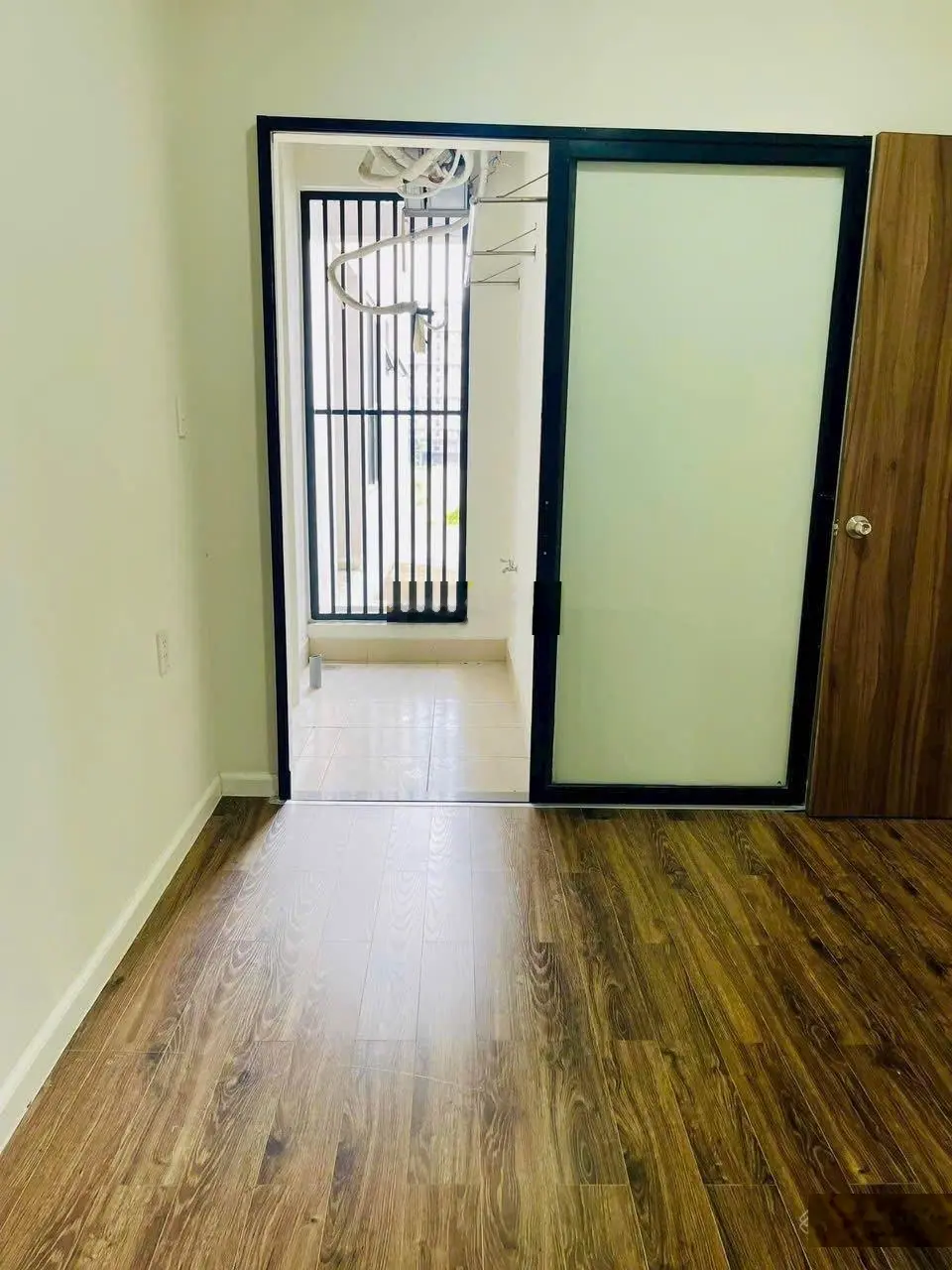 Bán căn hộ 2PN 2WC có ban công sổ sẵn 3,3 tỷ công chứng ngay Mizuki Park có nội thất tặng kèm