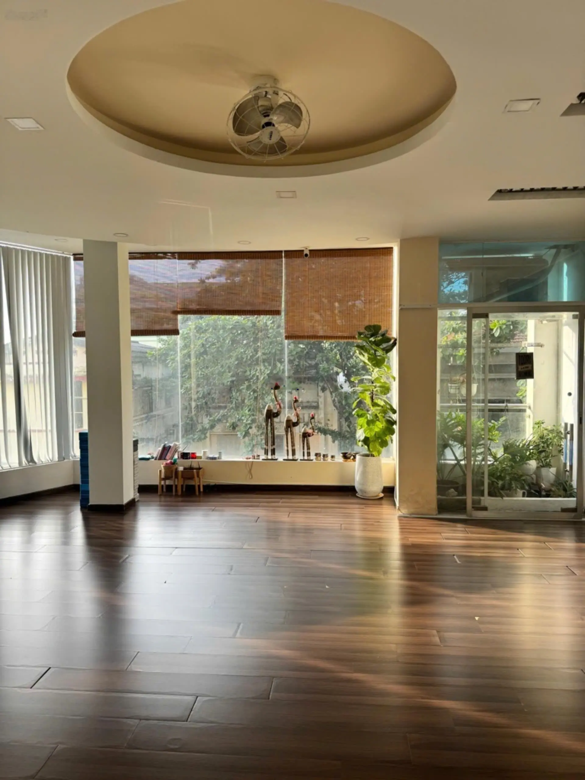 Căn góc 2MT đường Đặng Tất, phường Tân Định, DT 98m2 7 tầng, chỉ 45 tỷ thương lượng, LH 0973 103 ***