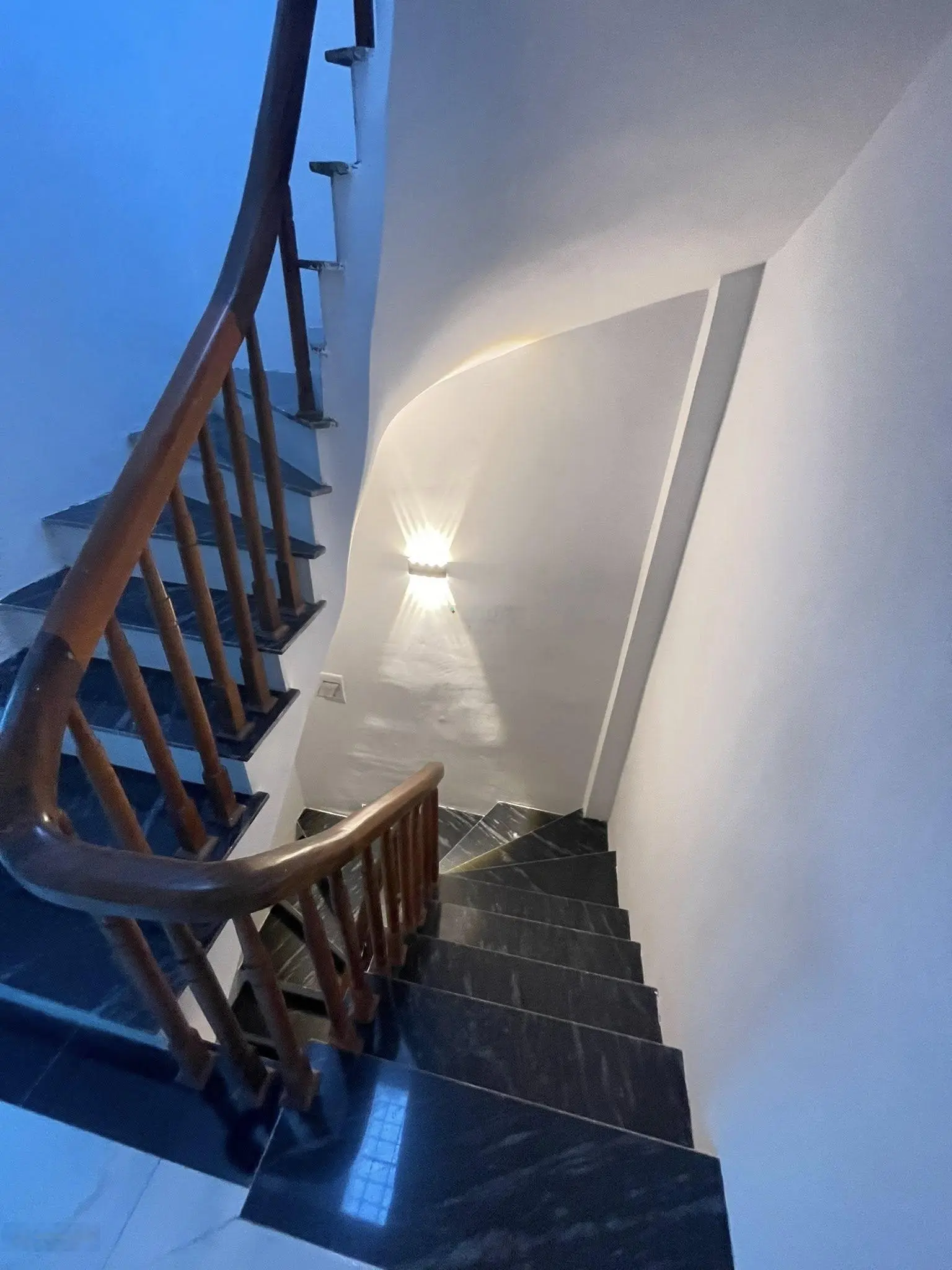 Bán nhà phố Quỳnh Đô, Vĩnh Quỳnh, Thanh Trì, nhỉnh 4 tỷ, 40m2, 5pn, 3wc, ô tô gần, pháp lý đầy đủ