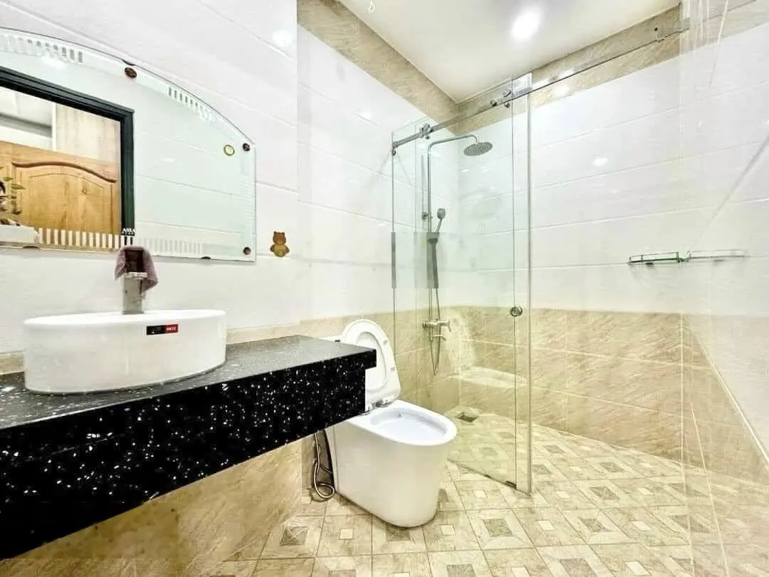 Nhà cho thuê 13tr/tháng đường Út Tịch, gần Vincom Plaza Cộng Hòa 48m2, SHR từ chính chủ, giá 2ty450