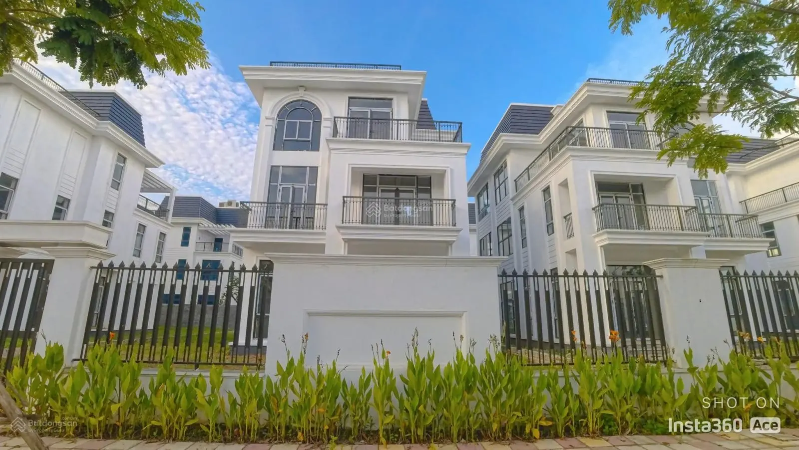Duy nhất 1 căn biệt thự đơn lập 375m2, giá chỉ 50tr/m2 tại HUD Mê Linh Central. LH 0943 757 ***