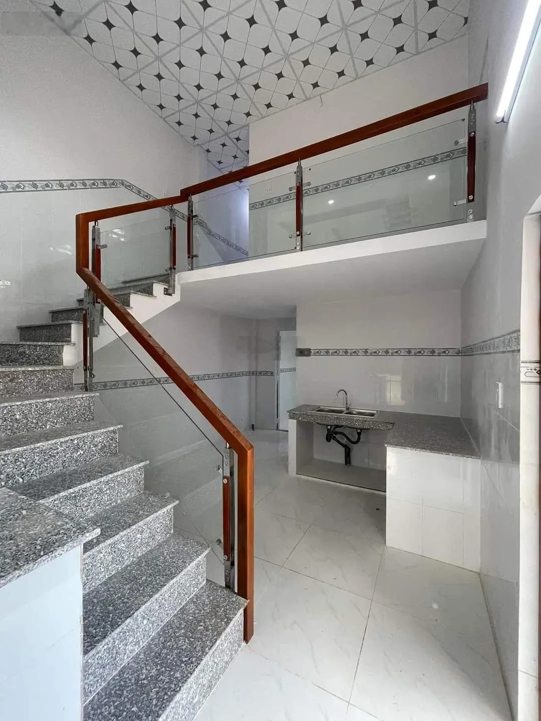 Bán nhà mới xây DT 150m2 (giá 2 tỷ 150) nhà ở và 4P trọ phía sau vừa ở và có thu nhập