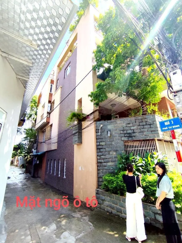 Cần bán gấp biệt thự đrpj nhất phố , diện tích rộng, kinh doanh buôn bán gì cũng ra tiền.