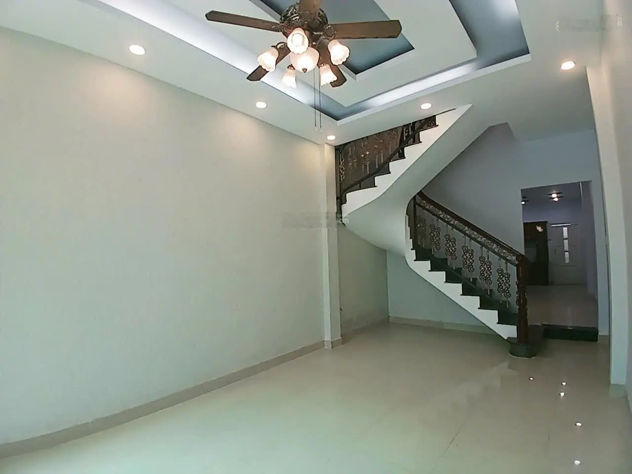 Bán nhà mặt tiền, TT Phước Long B, Quận 9, sát Dương Đình Hội, 97m2, 2 tầng, 3 PN giá chỉ 7,5tỷ
