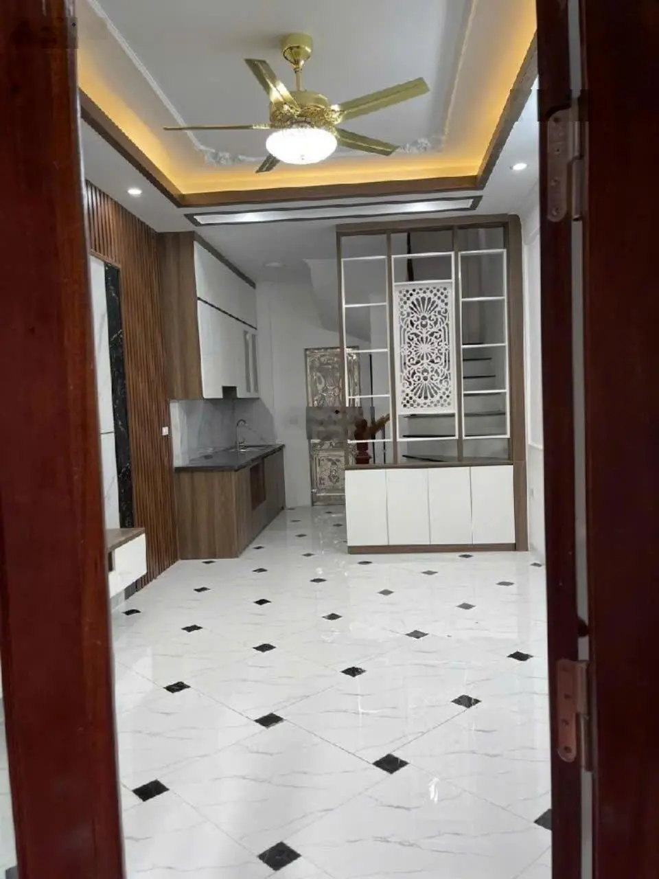 Đại Cát, Bắc Từ Liêm, Nhà mới , full nội thất xin sò, VF3 trước cửa.