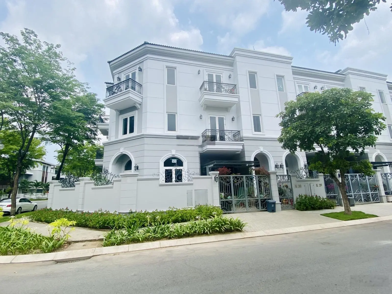 Căn biệt thự Sol Villas Full nội thất 14,5 tỷ ĐNam, nằm PhoDong Village kẹt bank bán gấp