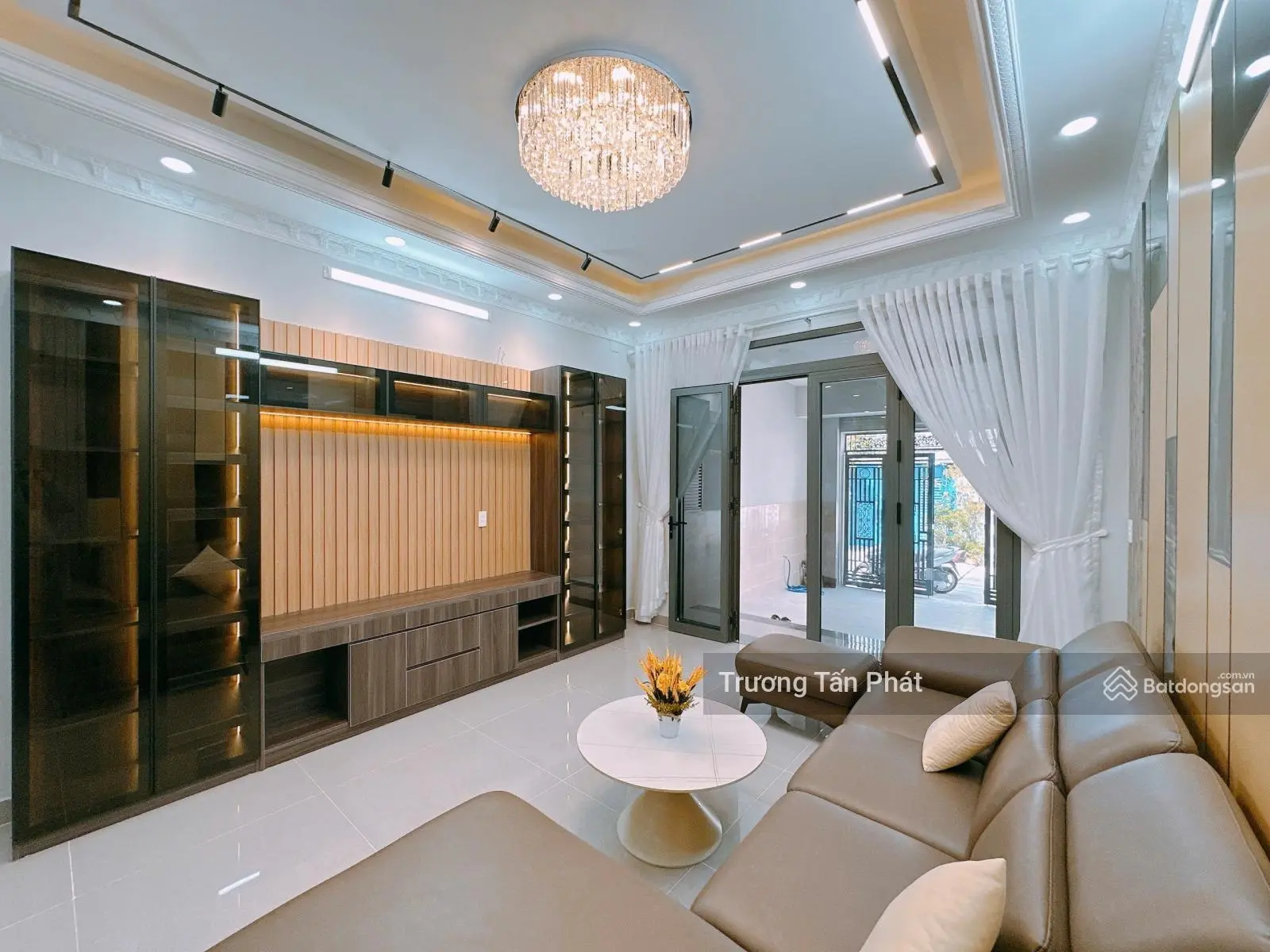 Nhà phố hiện đại 3 tầng 60m2 full nội thất - oto 7 chỗ ngủ trong nhà, cách phú Mỹ Hưng chỉ 5 phút
