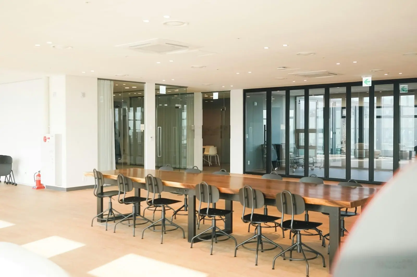 Ngộp bank! Tòa building MT Ngô Gia Tự, P4, Quận 10 (DT 8.7 x 18m) nhà 7 tầng đẹp giá 56.9 tỷ T/L