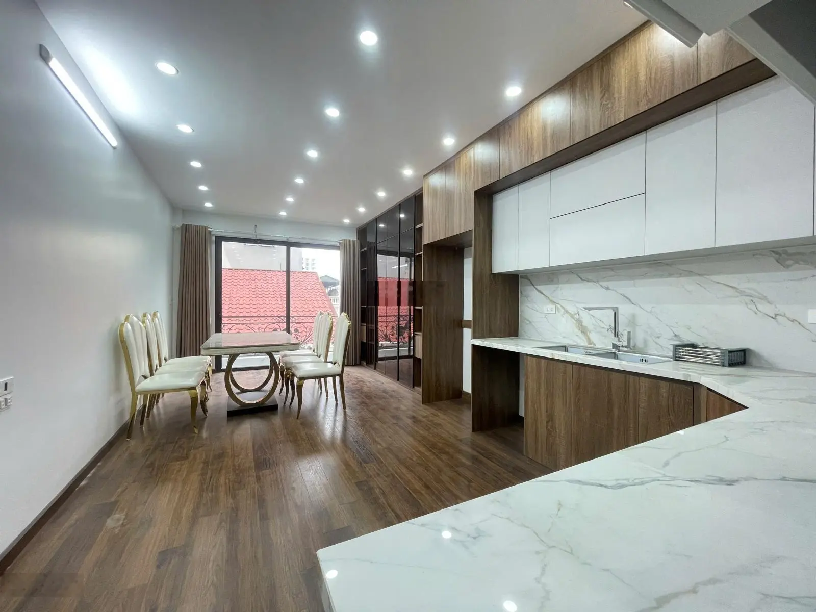 NHÀ MỚI ĐẸP - THANG MÁY - ÔTÔ VÀO NHÀ Phùng Chí Kiên - 45/50m2 / 6 t . mt 4 mét - 15 tỷ Cầu Giấy