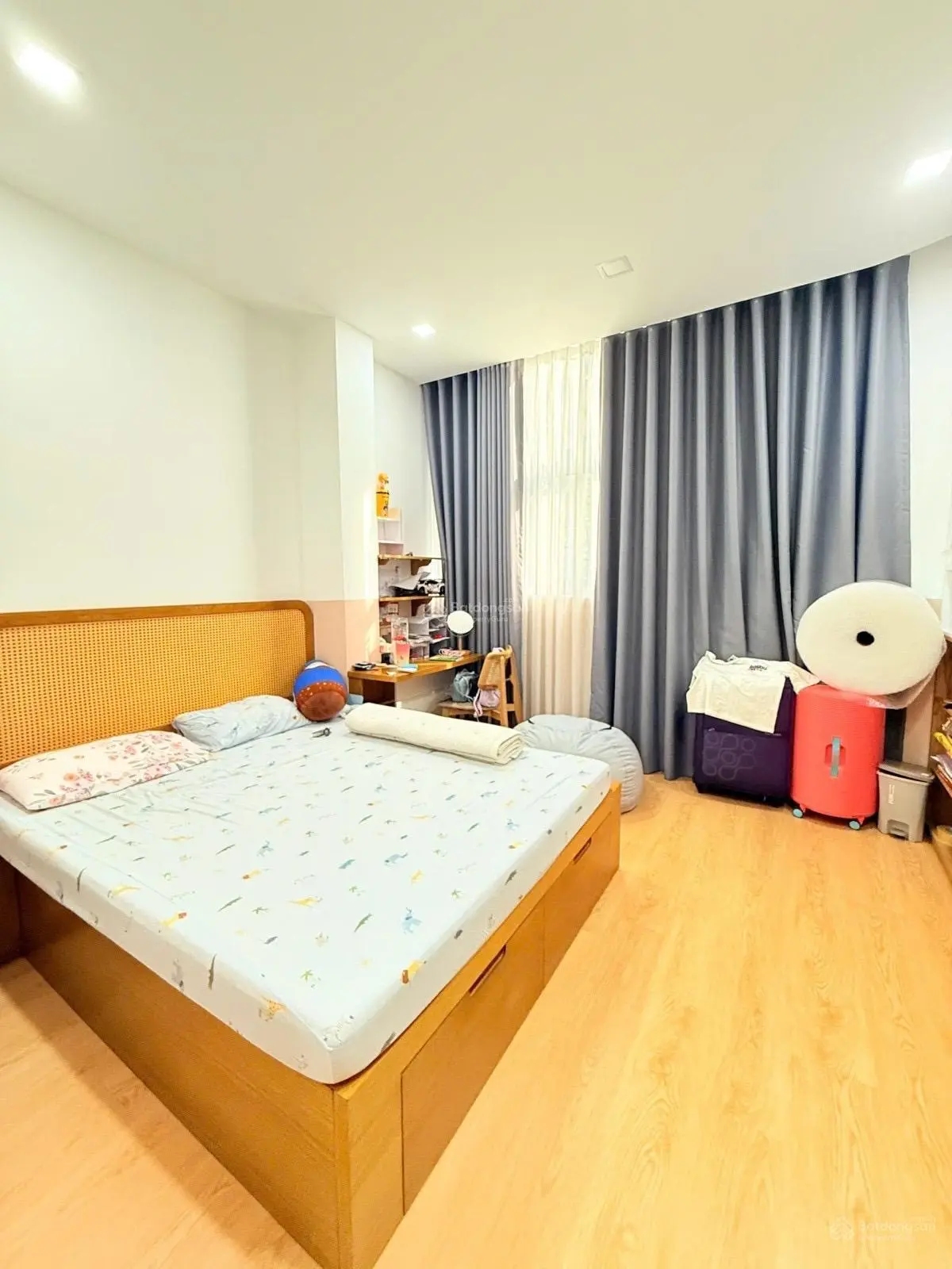 Siêu phẩm quận 10 - hẻm xe hơi - lô góc không quy hoạch - nhà siêu đẹp- full nội thất cao cấp.