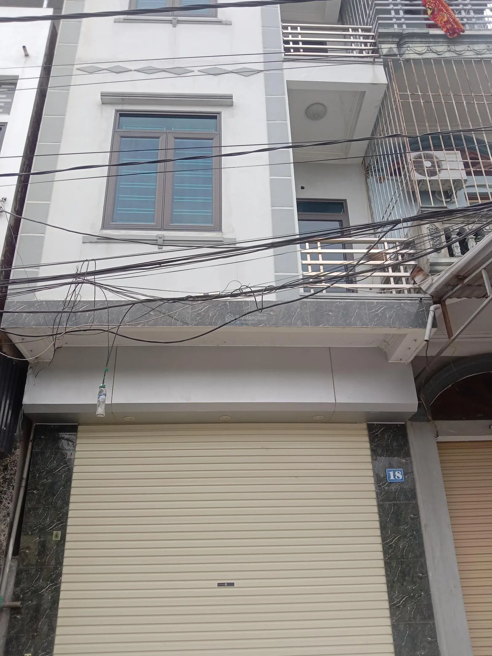 Nhà 4 tầng hiện đại mặt đường QL18A Phường Quang Trung TP. Uông Bí (4mx17,5m) giá: 3 tỷ