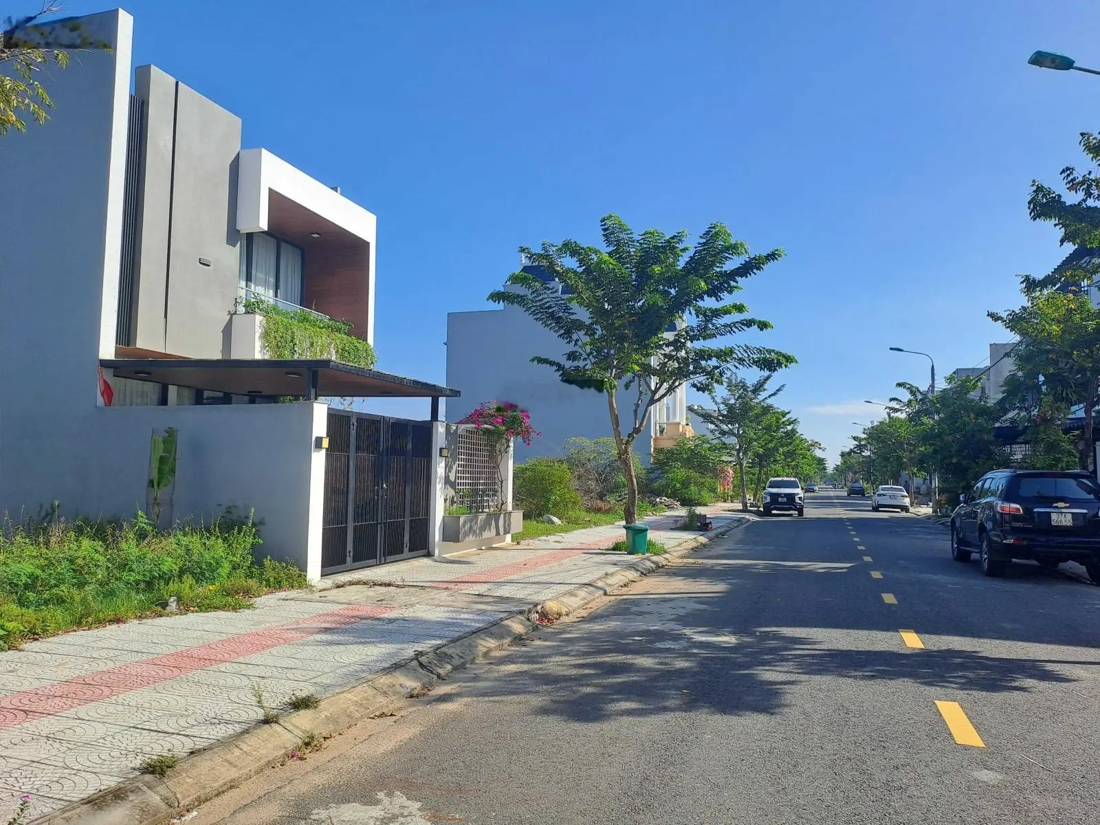 Bán đất Nam Hoà Xuân lô tuyệt đẹp đối lưng đường Minh Mạng nhà cửa sầm uất, giao thông thuận tiện