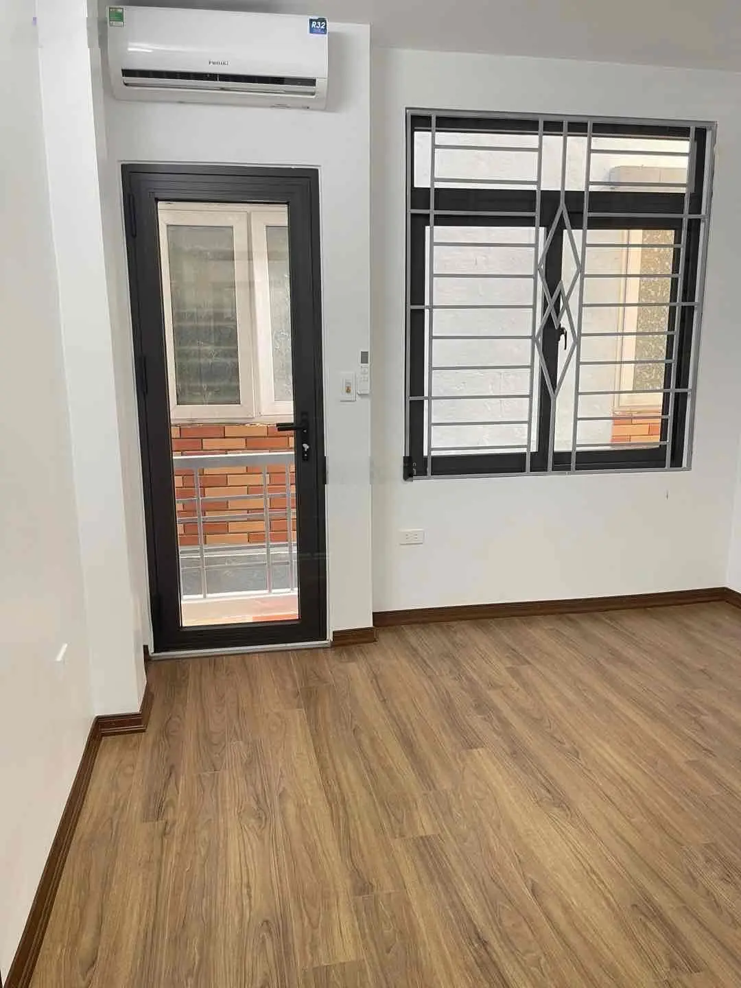 Bán gấp nhà Trần Phú, Hà Đông, diện tích sử dụng 118m2, 4 tầng, tiện ích, dòng tiền đều hàng tháng