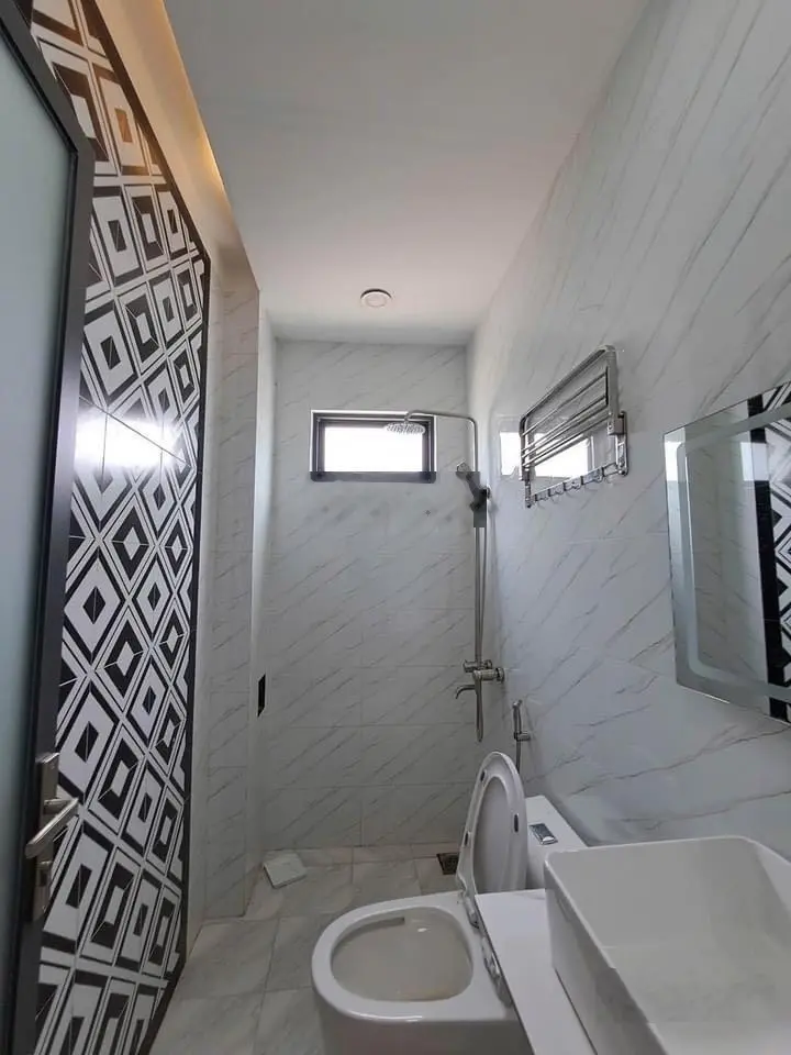 Bán nhà hẻm 73 Ni Sư Huỳnh Liên 63m2 cách trường THCS Trần Văn Quang 50m, sẵn dòng tiền thuê 15tr
