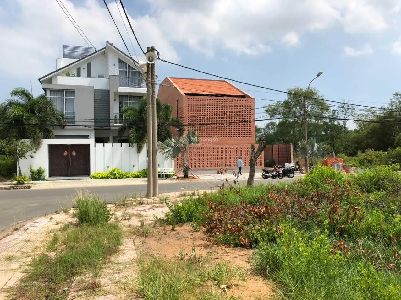 Mua bán ký gửi bán đất nền KDC Cotec đường 12m dãy A3 DT 100m2,giá bán 35triệu/m2. LH 0934 179 ***