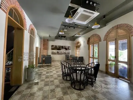 Bán Shophouse 2MT Vũ Tông Phan, DT 10X18,5, nhà 4 tầng, thiện chí bán