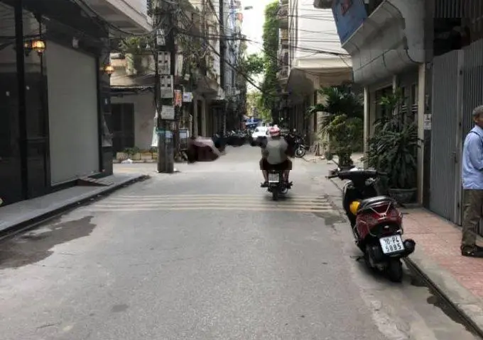 Trung Hòa Cầu Giấy Phân Khu phân lô bàn cờ vỉa hè 60m2 mặt tiền 5,5m Nhà 4 tầng an sinh đầy đủ